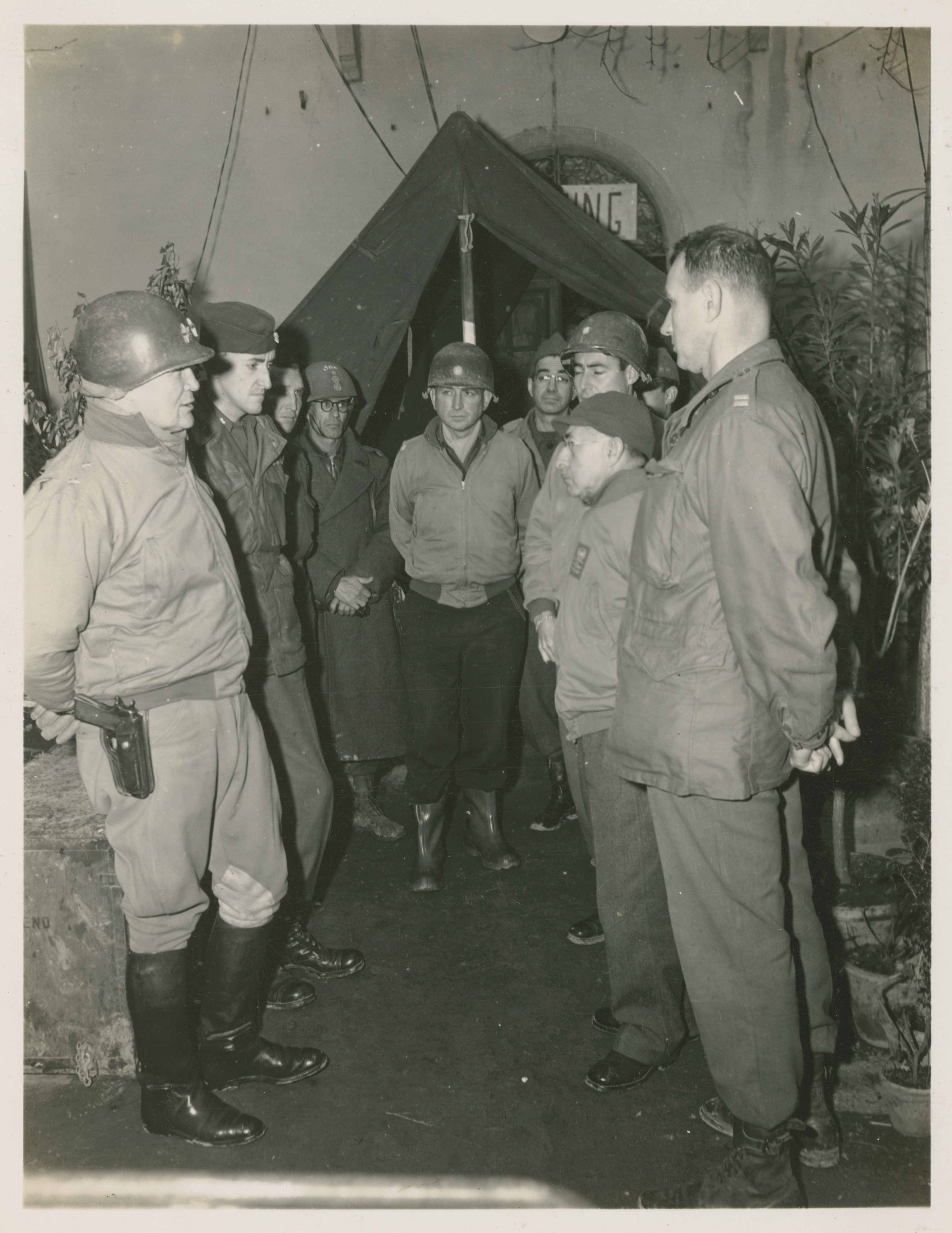 Officers visiting the 32nd Field Hospital in Italy on 11 December ...