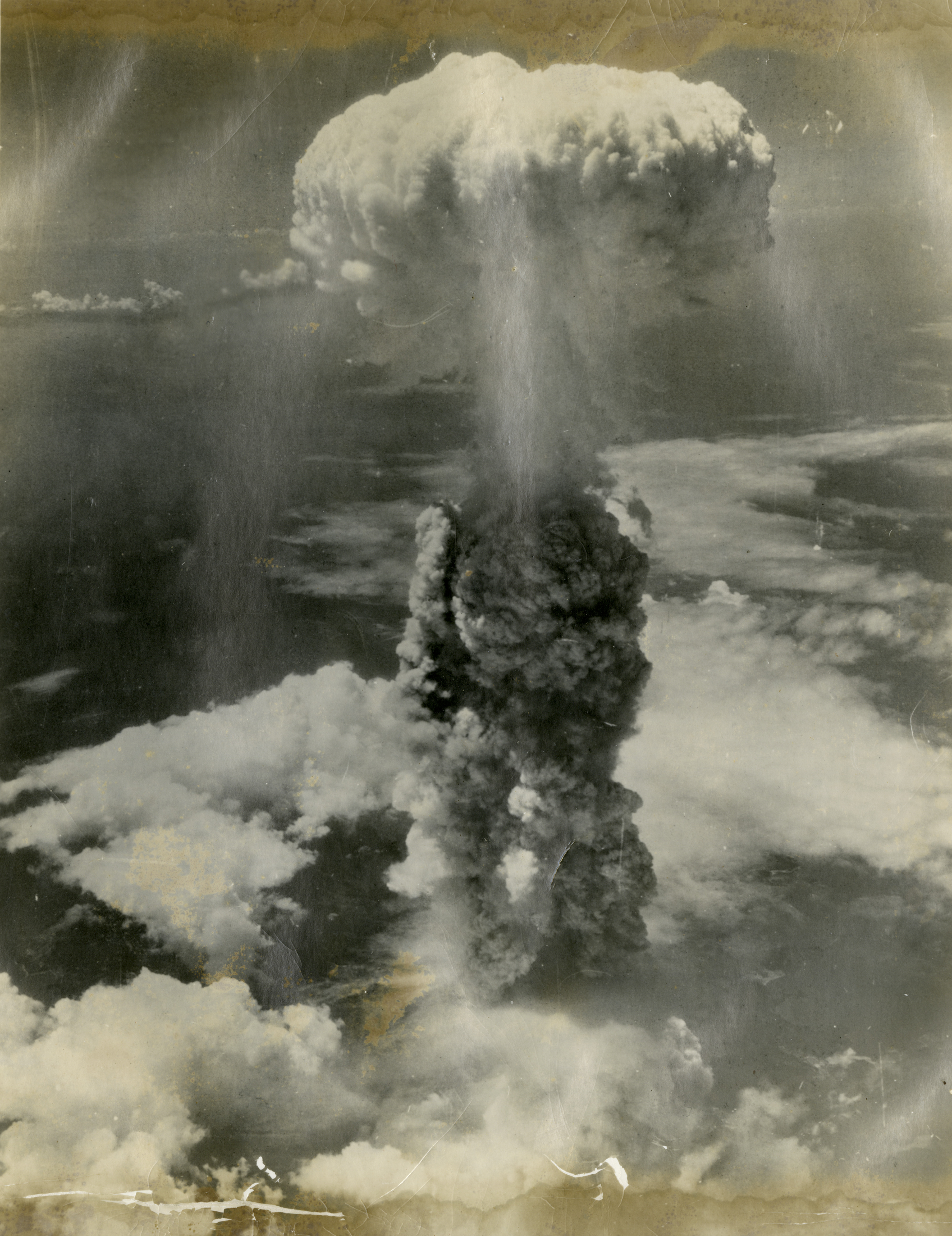 Mushroom Cloud From Atomic Bomb Over Nagasaki Japan 9 August 1945 The Digital Collections Of The National Wwii Museum Oral Histories