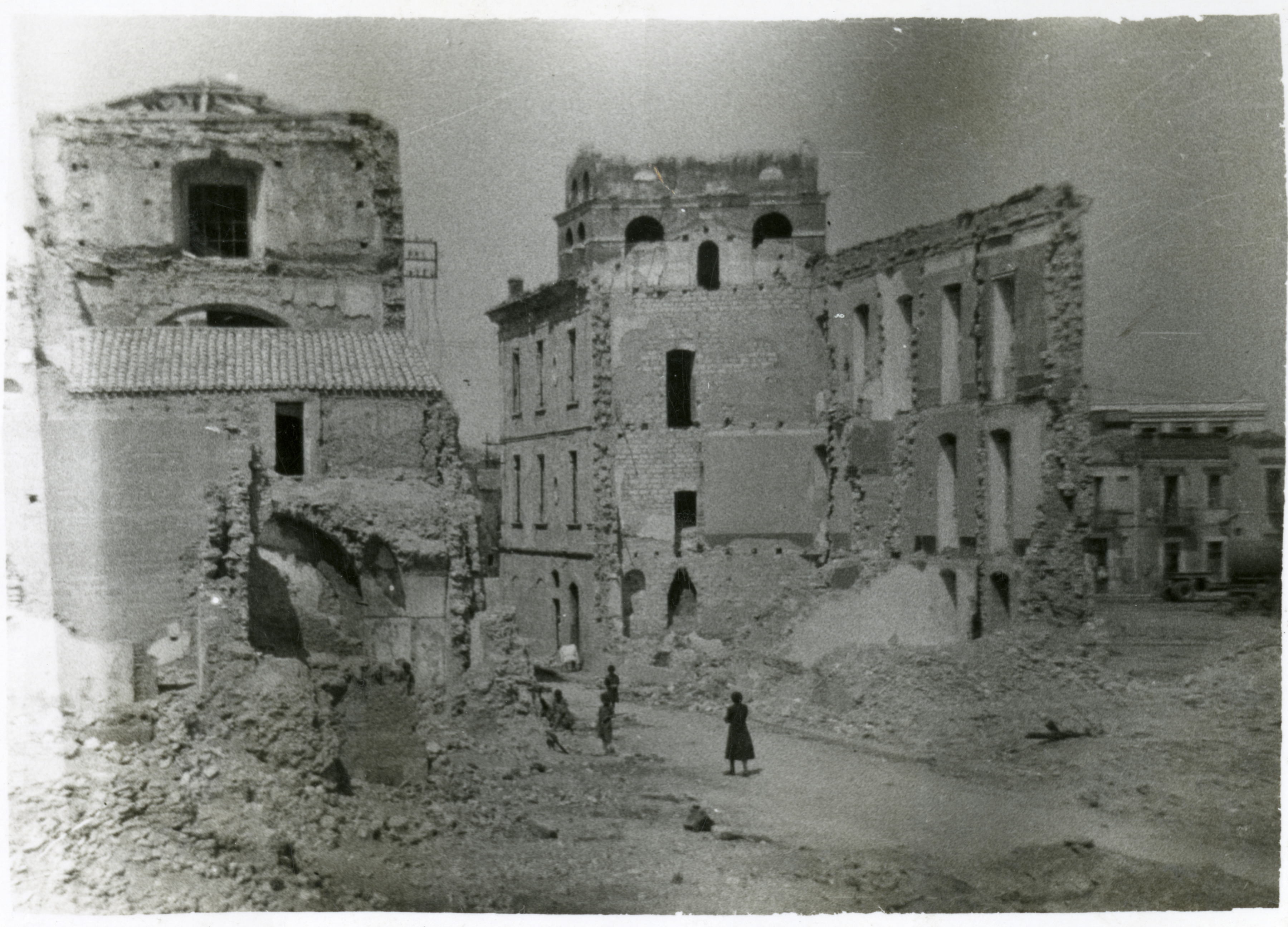 Heavily bomb damaged buildings in Italy in 1944 | The Digital ...