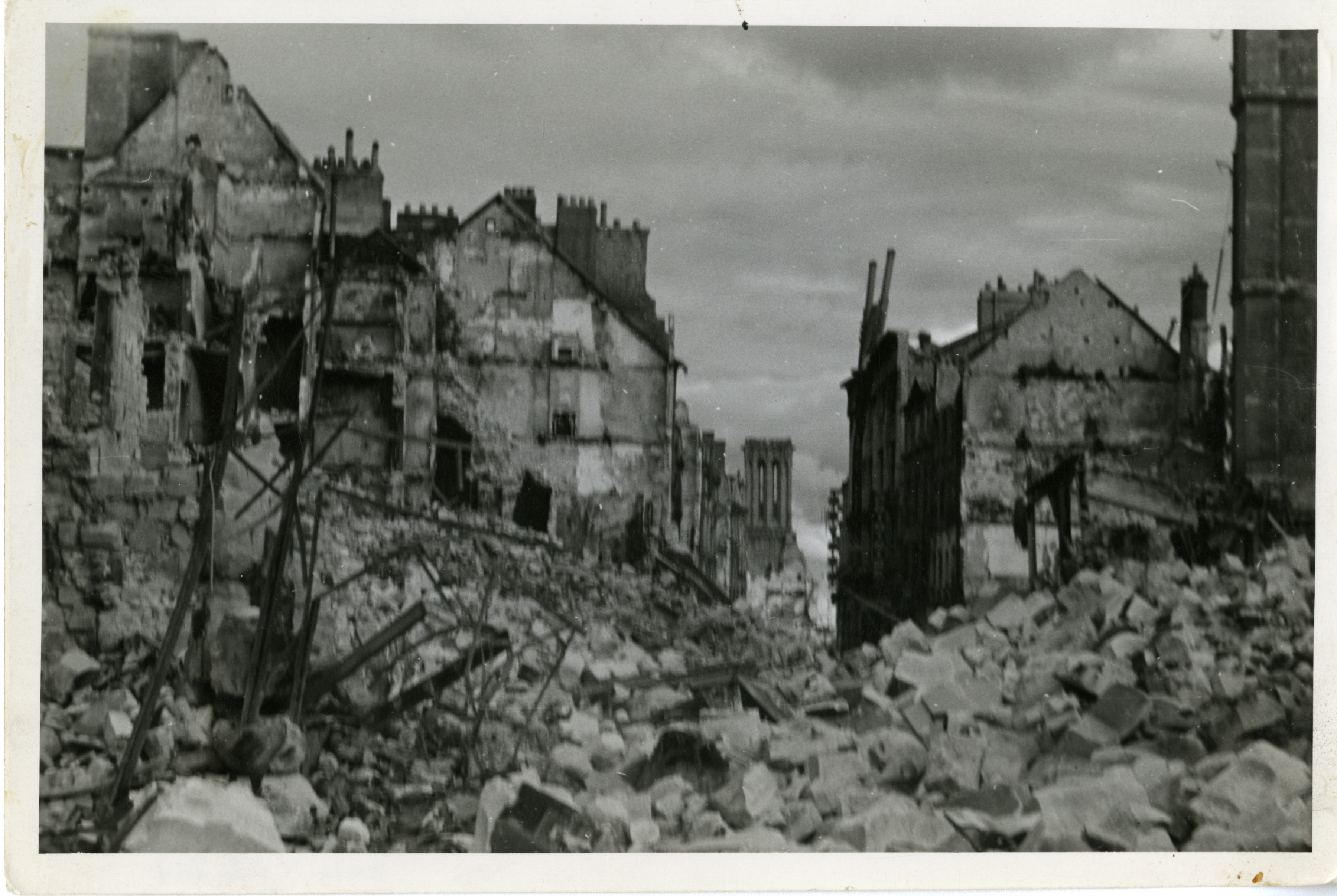 ww2 tours from caen