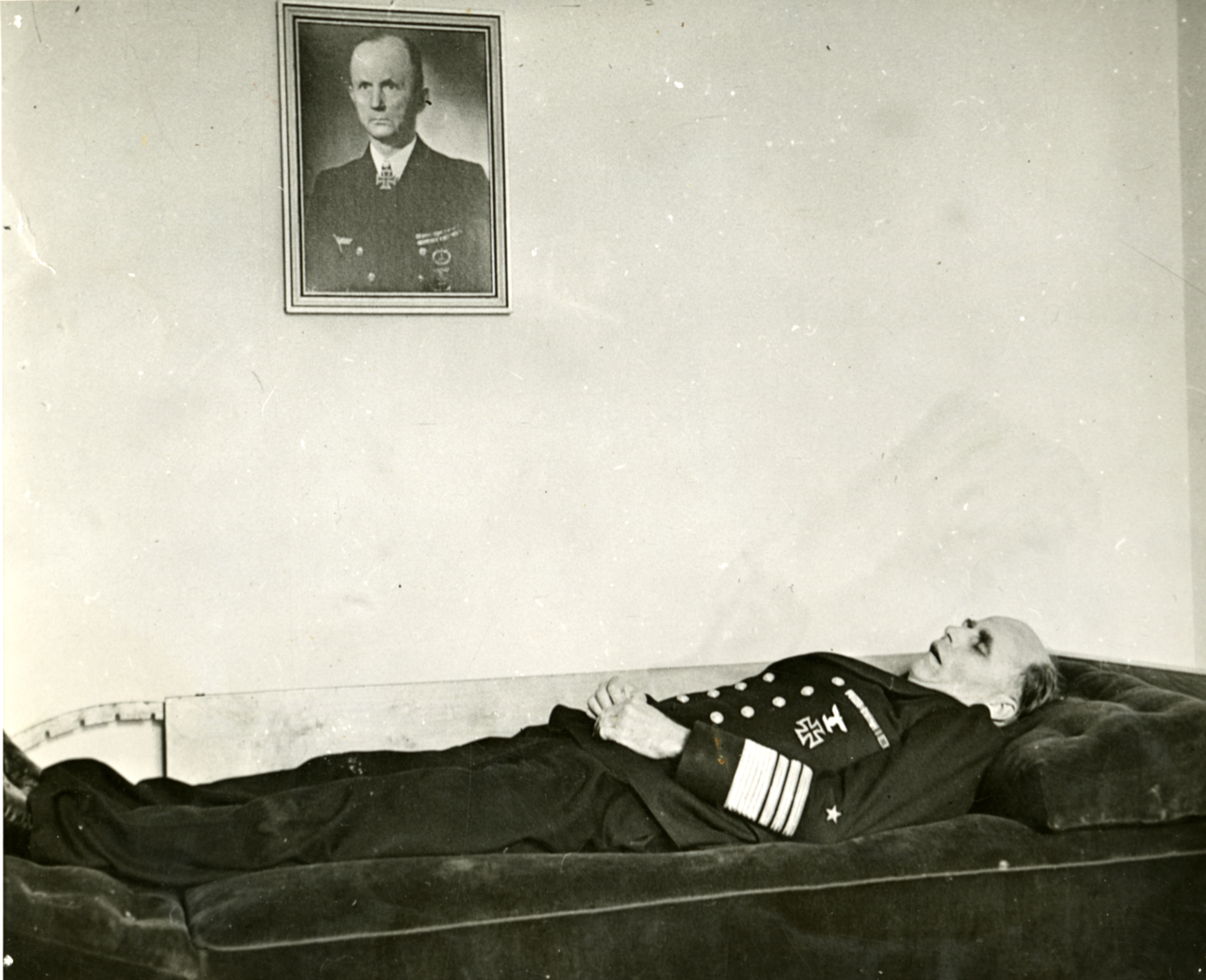 The body of German Admiral General Hans-Georg von Friedeburg in Flensburg,  Germany, 1945 | The Digital Collections of the National WWII Museum : Oral  Histories