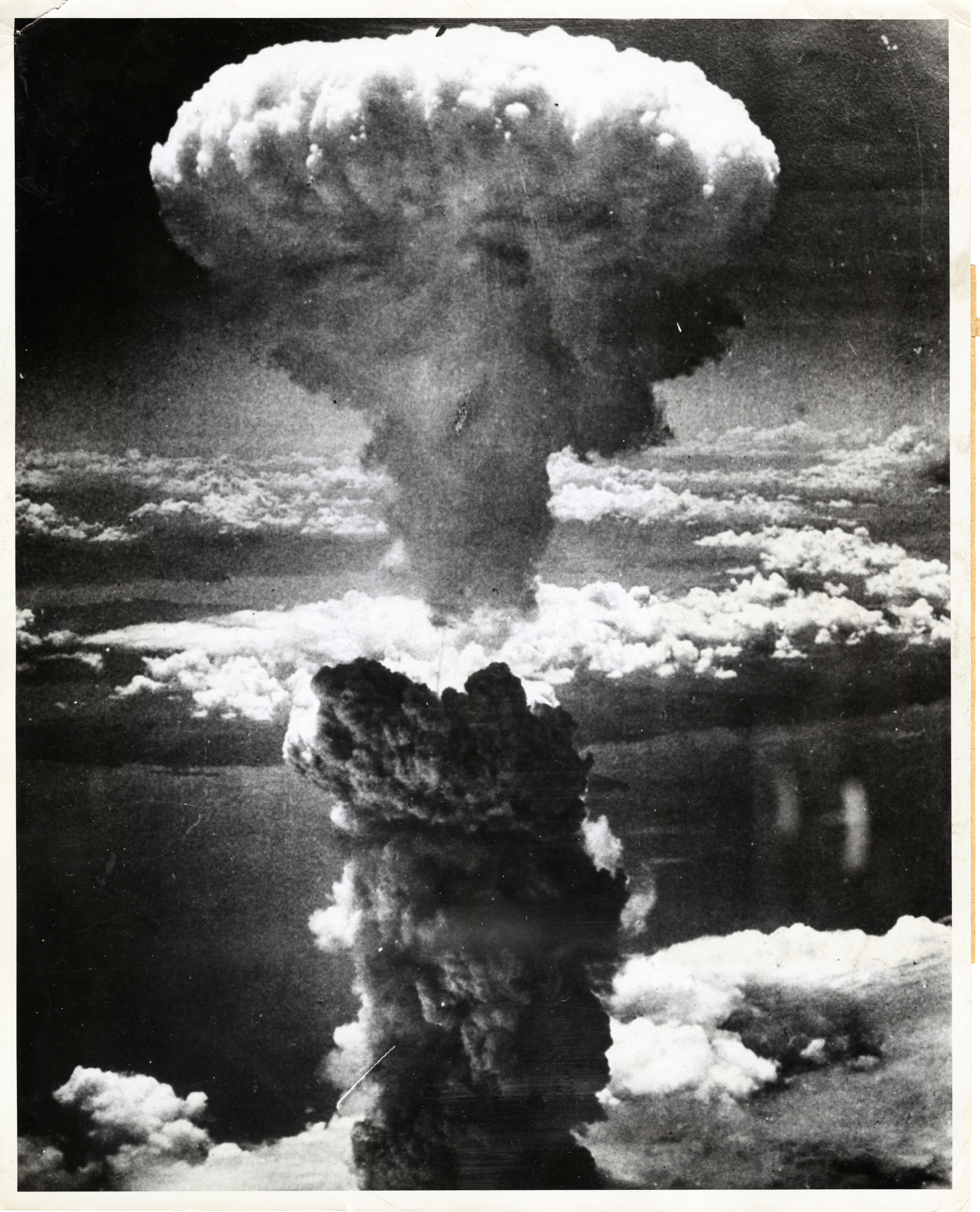 Mushroom cloud over Nagasaki, Japan, 9 August 1945 | The ...