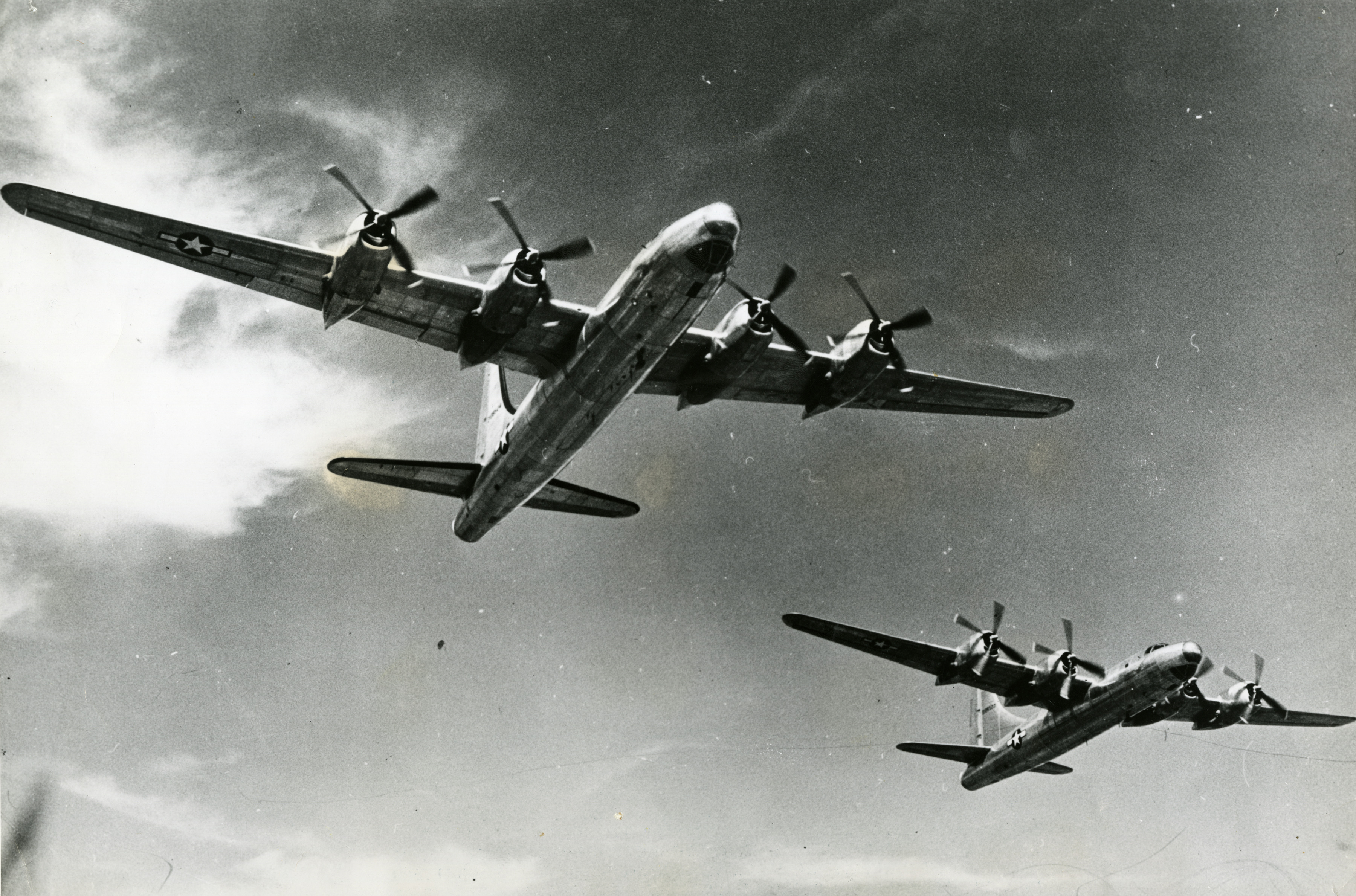 Consolidated B-32 Dominator bomber, design, development, history,  production, scrapping, survivors, and photographs