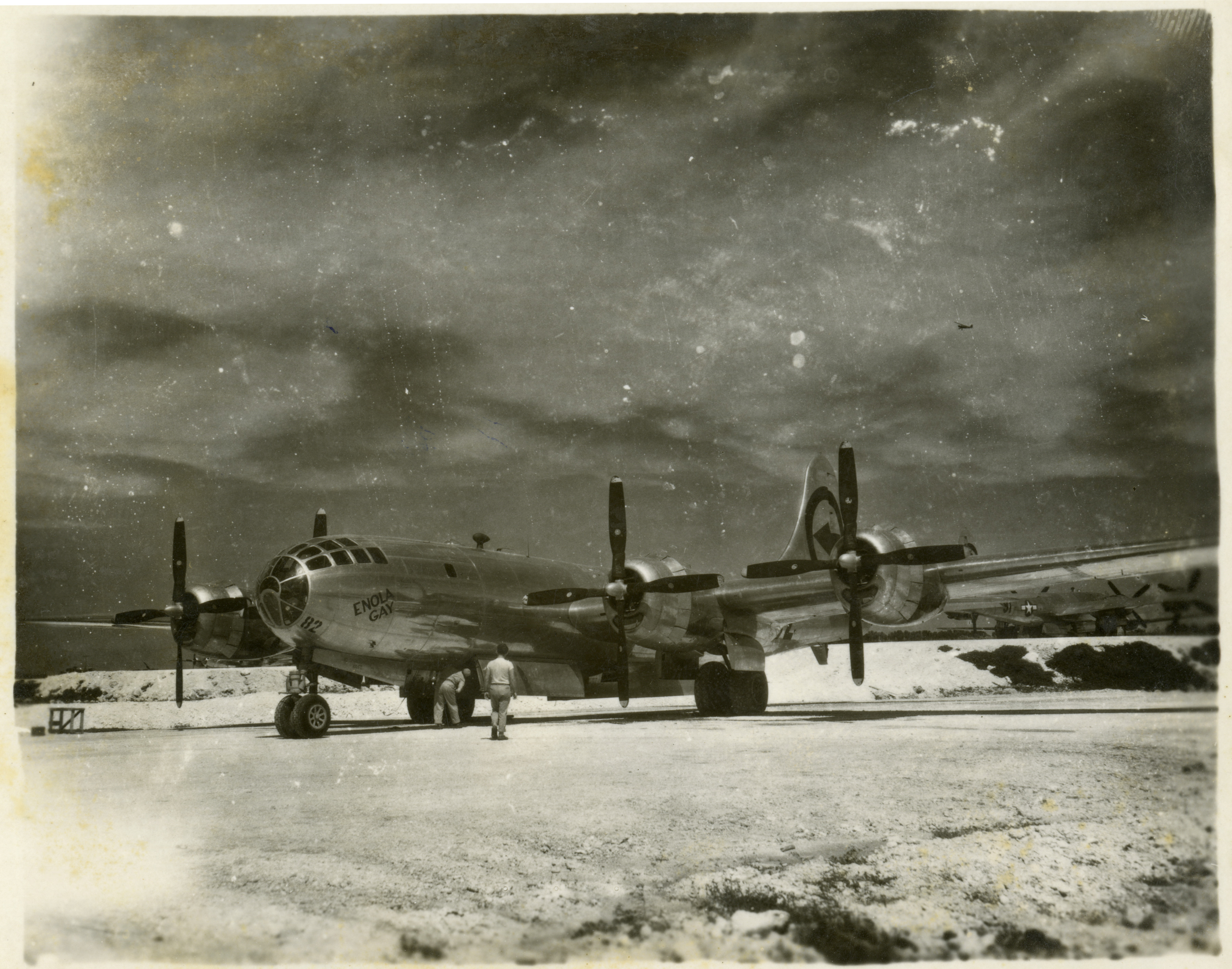 descriptions in enola gay exhibit