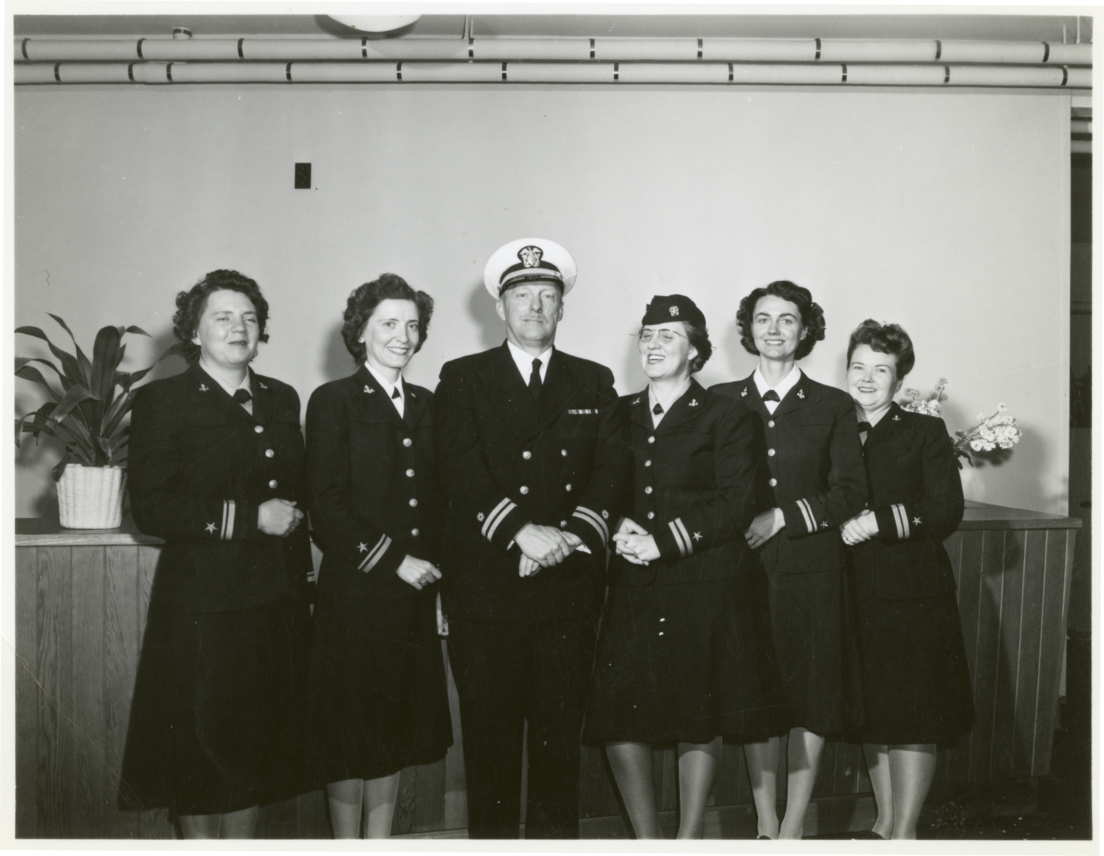 WAVES officers and U.S. Naval officer possibly in San Francisco, California  in 1945 | The Digital Collections of the National WWII Museum : Oral  Histories