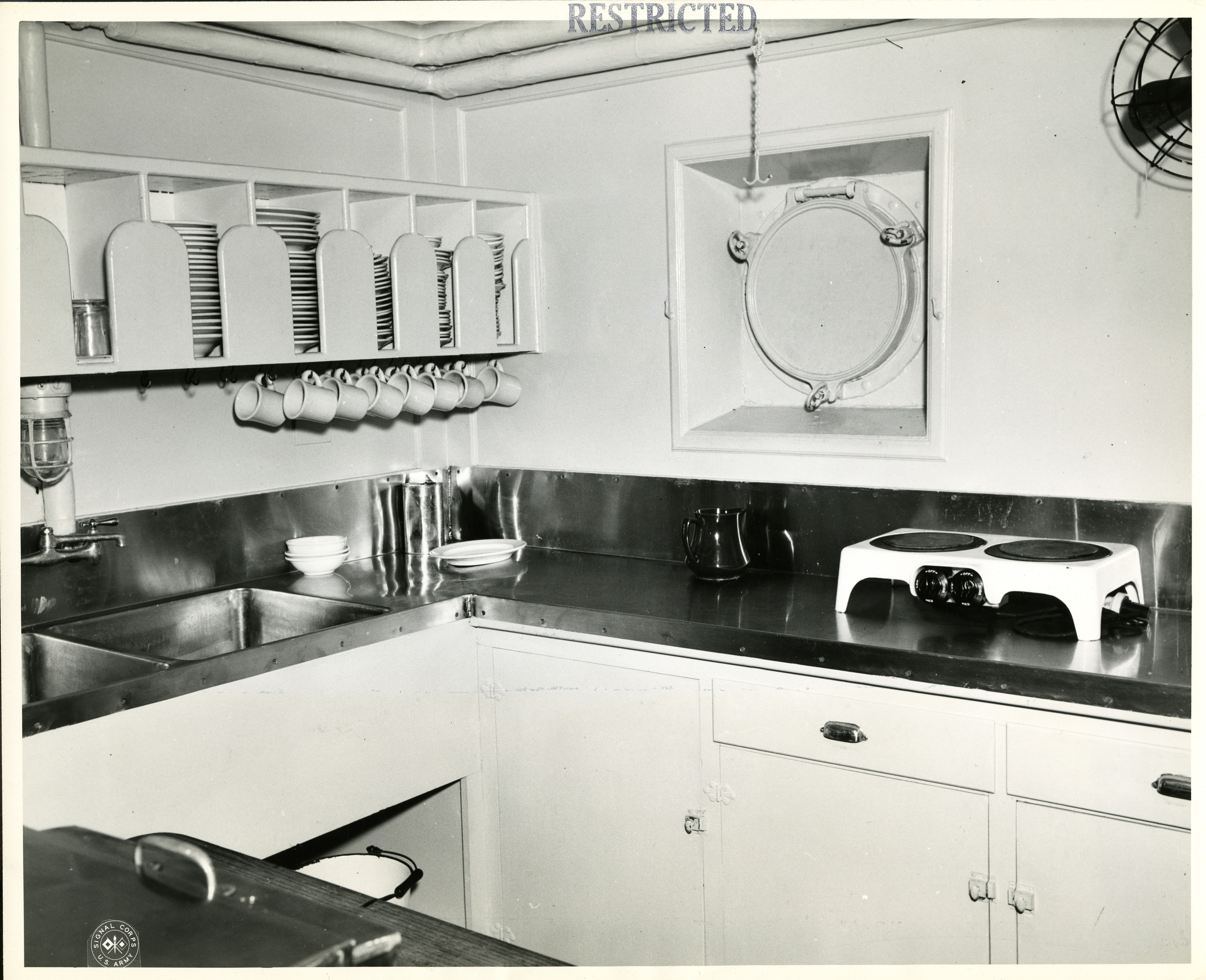 A kitchen aboard ship in New Orleans, Louisiana on 5 March 1945 | The ...